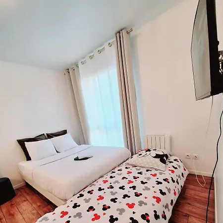Alpha - 2min By Train To Disneyland Or 20min Walk - 5min Walk To 