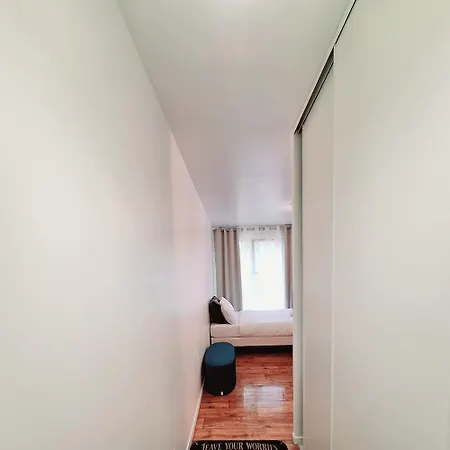 Alpha - 2min By Train To Disneyland Or 20min Walk - 5min Walk To 