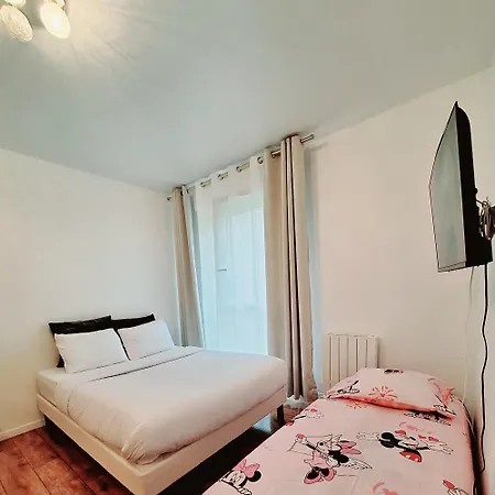Alpha - 2min By Train To Disneyland Or 20min Walk - 5min Walk To 